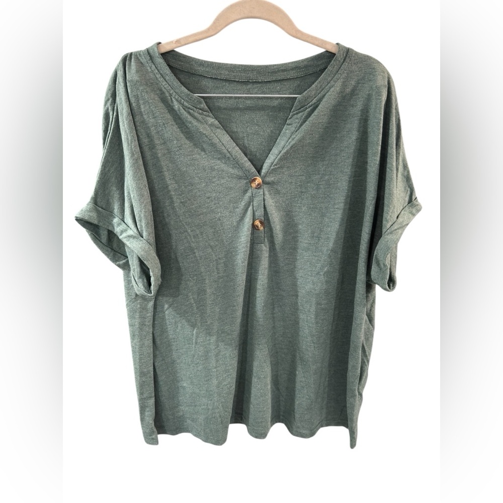 ✨ 5/$30 ✨‎ Green Short Sleeve Women's Top
